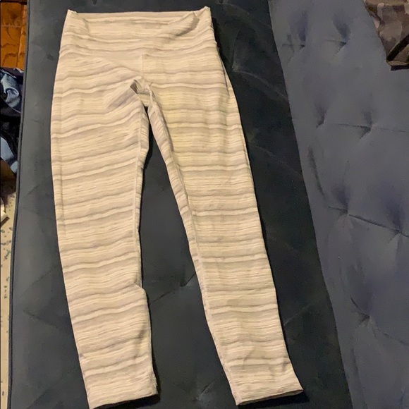 Lululemon yoga pant - Picture 1 of 4